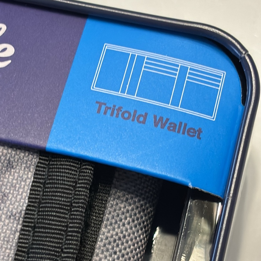 Aeropostale Gray Tri-Fold Wallet - Picture 3 of 11